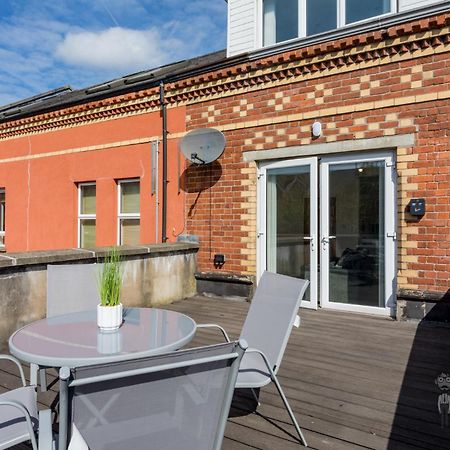 Attic Style 2 Bed Duplex Apartment With Rooftop Patio Belfast Eksteriør bilde