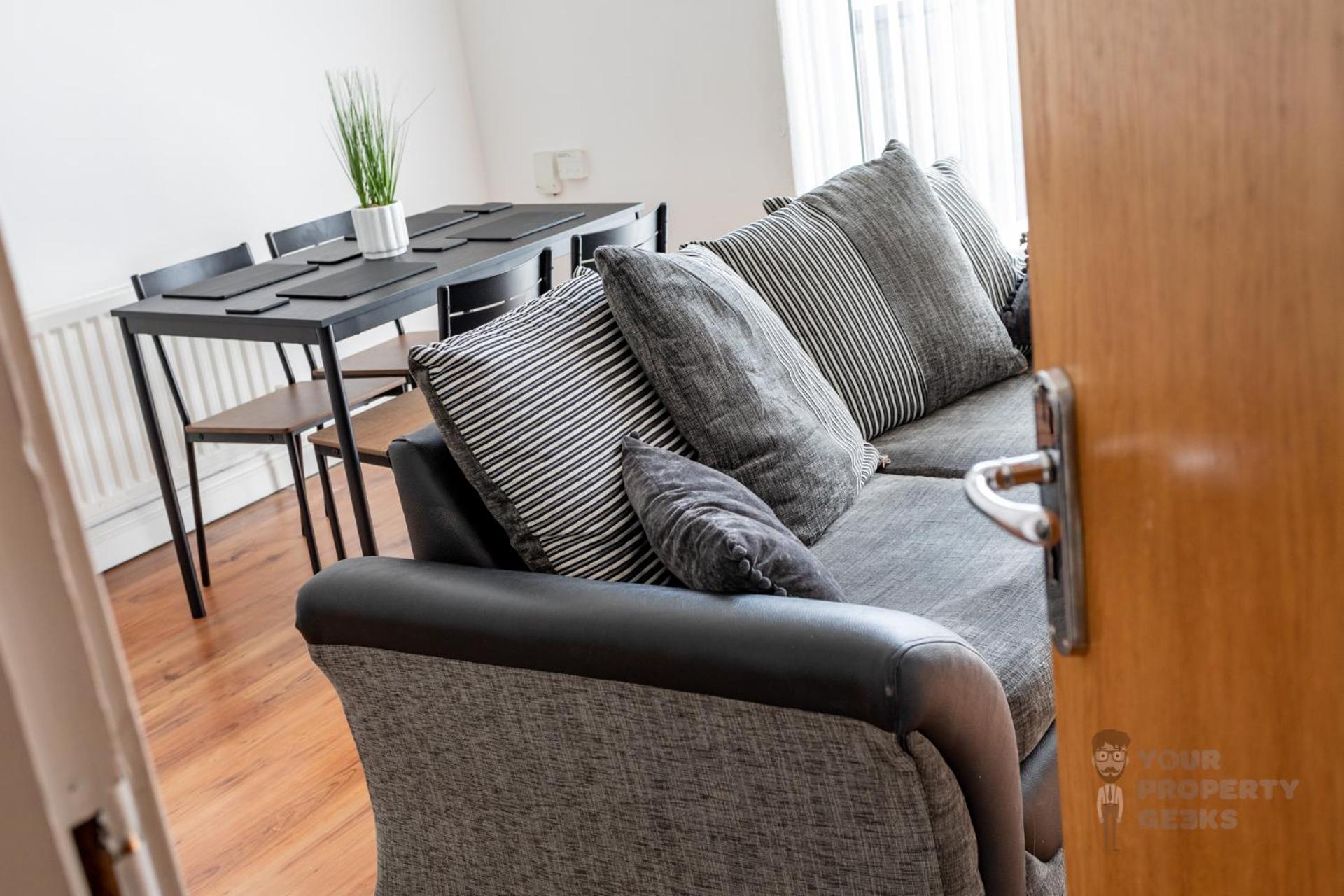 Attic Style 2 Bed Duplex Apartment With Rooftop Patio Belfast Eksteriør bilde
